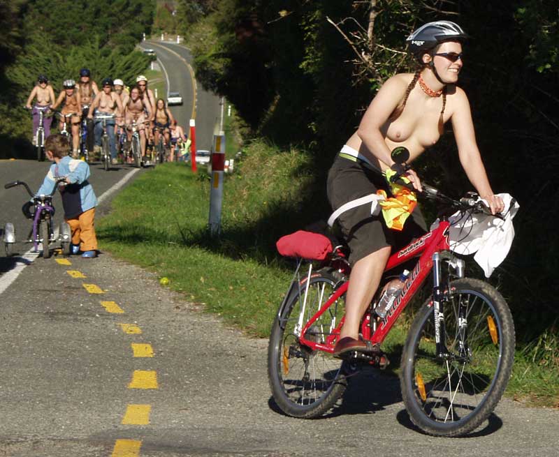 sexy european woman pissing pissing bike rider